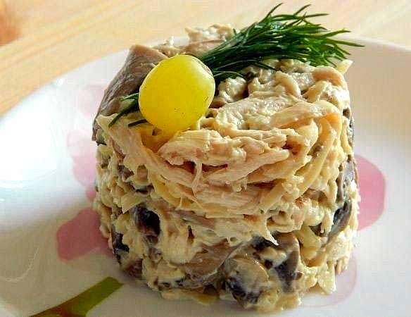 gribnoj_salat_s_kuricej_1