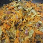 вешенка с луком и морковью для плова